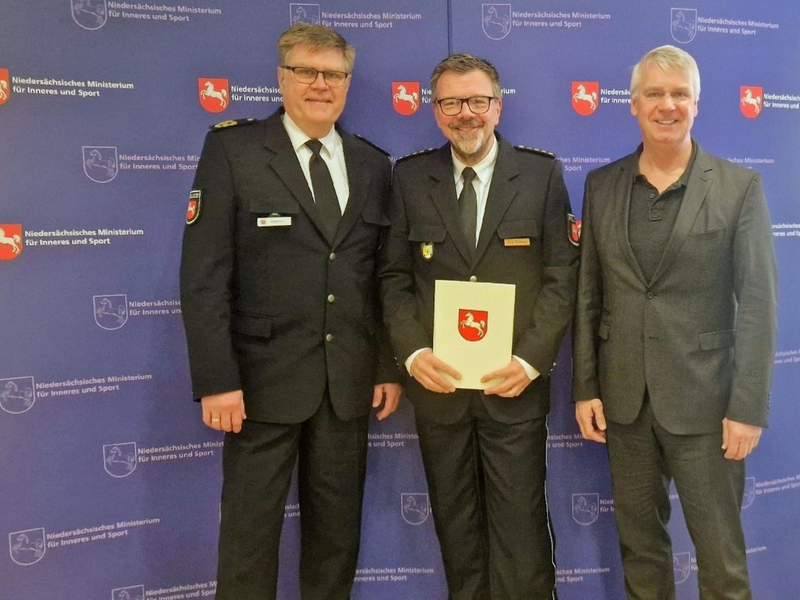 POL-WHV: Der Leiter der Polizeiinspektion Wilhelmshaven/Friesland, Jörg Beensen, wurde befördert - Foto: presseportal.de