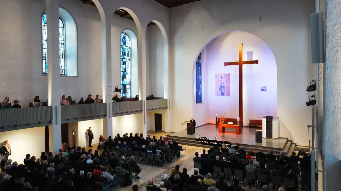 Oberbürgermeister Specht will sich mit dem Taxifahrer treffen.  - Bild: Andreas Henn/Evangelische Kirche Mannheim/dpa