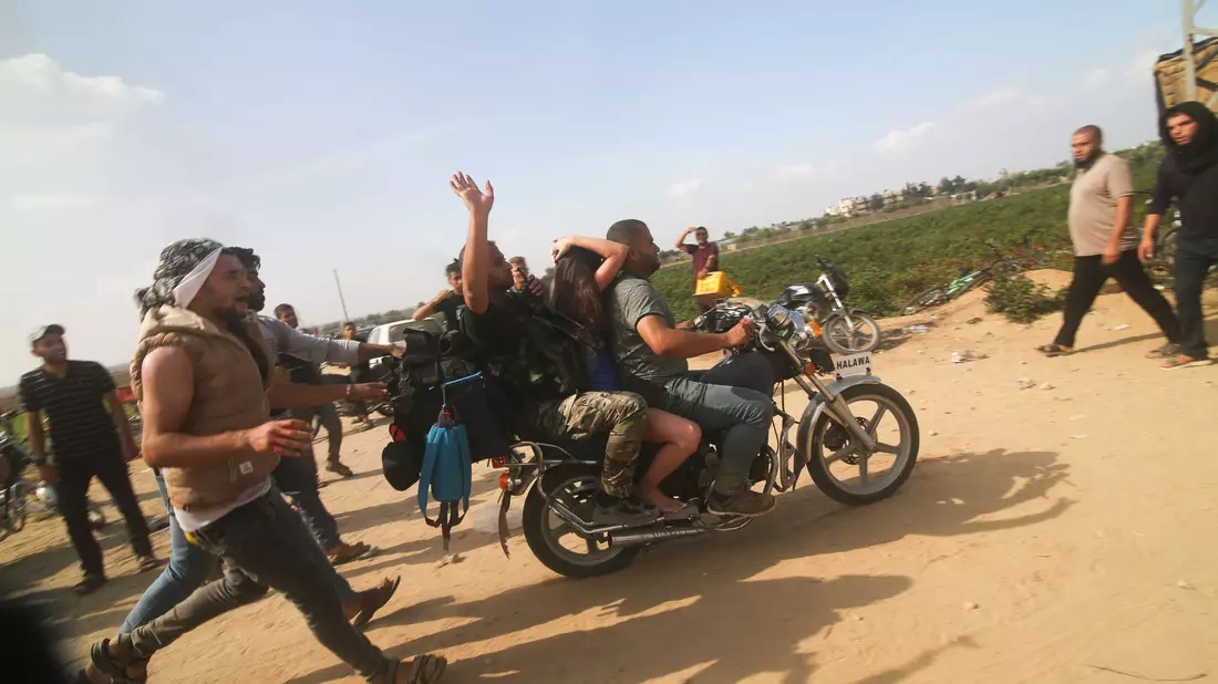 Dutzende entführte Israelis sind noch immer in den Händen der Geiselnehmer. (Archivbild) - Bild: Uncredited/AP/dpa