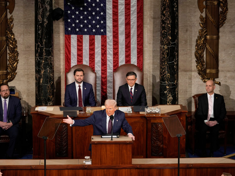 US-Verteidigungsminister Hegseth bezeichnet die Angriffe auf die Huthi als Botschaft an die Miliz und an den Iran. (Archivbild) - Foto: Ben Curtis/AP/dpa