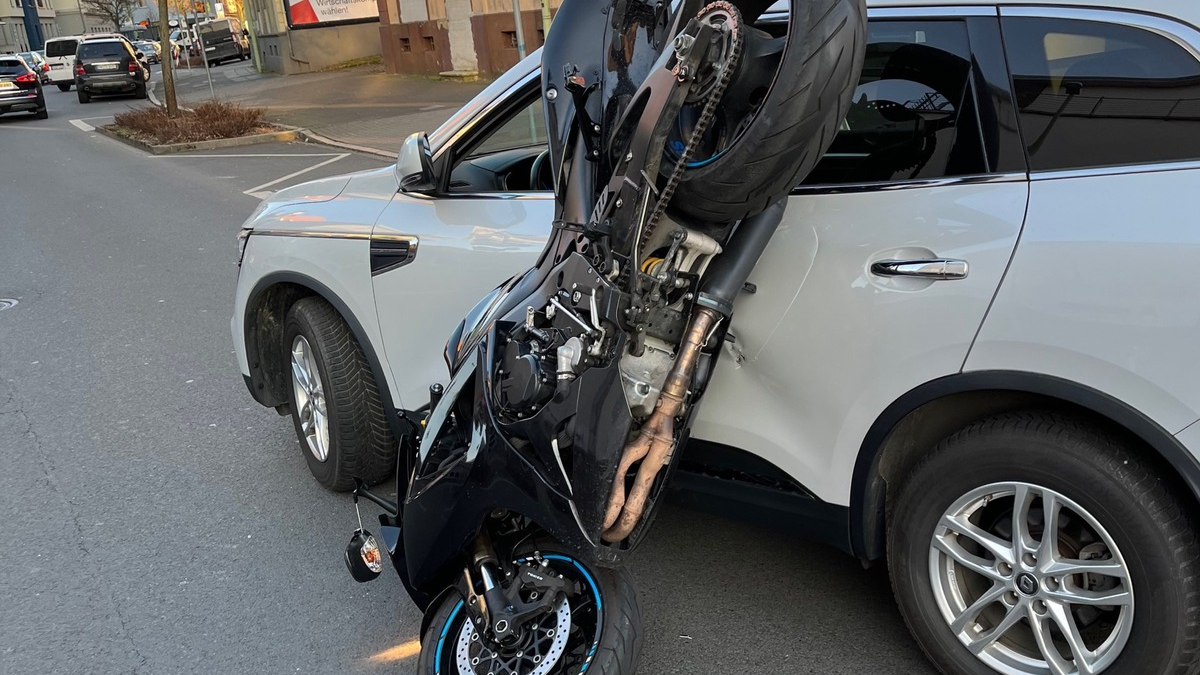 POL-HA: Motorradfahrer bei Verkehrsunfall in Haspe leicht verletzt - Foto: presseportal.de