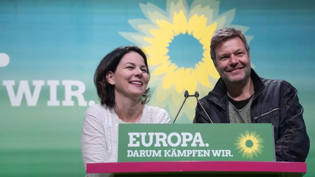 Habeck und Baerbock 2018 als Grünen-Chefs: Jahrelang dominierte das Duo die Partei. (Archivbild) - Bild: Hendrik Schmidt/dpa-Zentralbild/ZB
