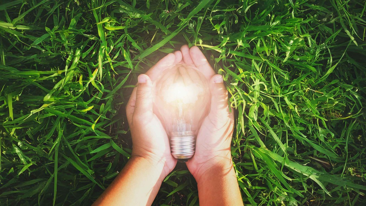 Strom: Mit 3 genialen Hacks sparen Sie ohne Aufwand Hunderte Euro im Jahr / Tarifcheck.de-Tipps zum Energiespartag am 5. März 2025 - Foto: presseportal.de