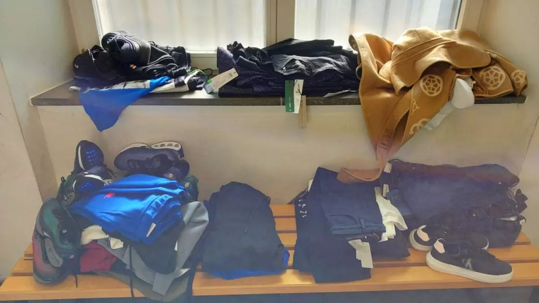 BPOL NRW: Besonders schwerer Fall des Diebstahls - Bundespolizei stellt Luxuswaren im Wert von 3.000,- Euro sicher - Bild: presseportal.de