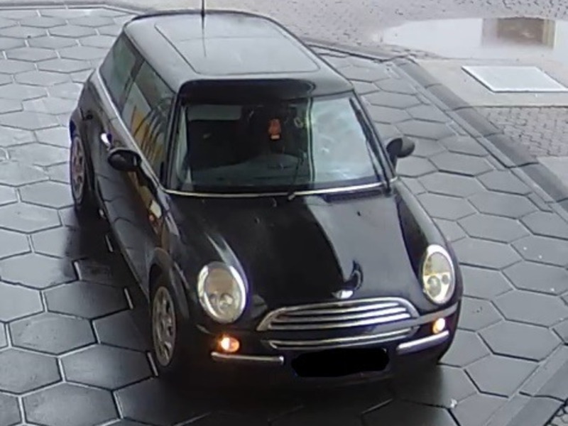 POL-SL: Nach gewerbsmäßiger Tankbetrugsserie / Polizei sucht nach einem schwarzen Mini Cooper mit notdürftig repariertem Unfallschaden - Foto: presseportal.de