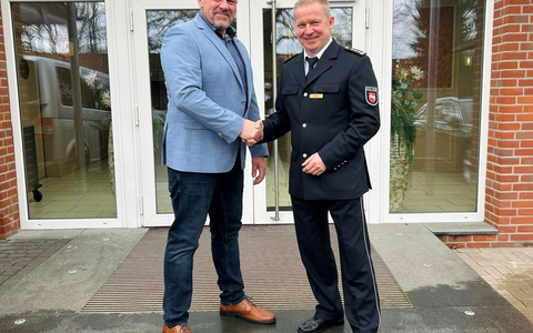 POL-HK: Bad Fallingbostel: Neuer Polizeichef in Bad Fallingbostel - Kroll übergibt an Schill - Foto: presseportal.de