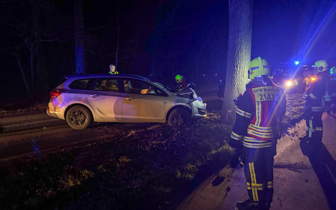FW Flotwedel: Zwei parallele Einsätze für die Ortsfeuerwehr Wienhausen am Abend des 04. März 2025 - Foto: presseportal.de