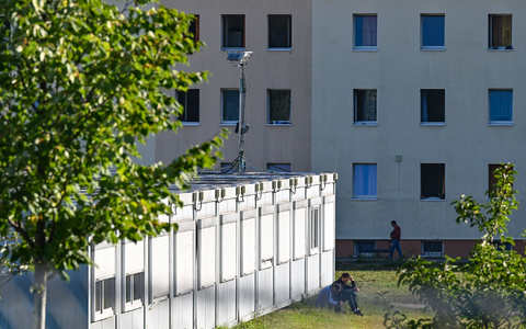 Die erste Wohnadresse für Asylbewerber in Deutschland sind die Erstaufnahmeeinrichtungen, wie hier in Eisenhüttenstadt. - Foto: Patrick Pleul/dpa