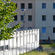 Die erste Wohnadresse für Asylbewerber in Deutschland sind die Erstaufnahmeeinrichtungen, wie hier in Eisenhüttenstadt. - Foto: Patrick Pleul/dpa