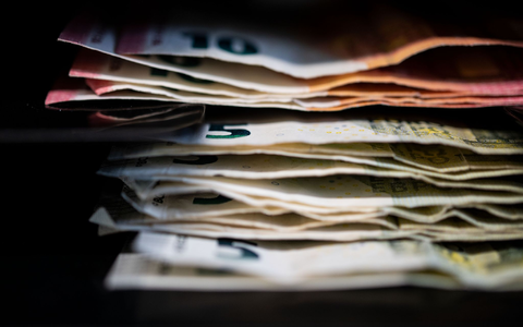 Unter den Superreichen in Deutschland gibt es deutlich mehr Männer. (Archivbild) - Foto: Marijan Murat/dpa/dpa-tmn