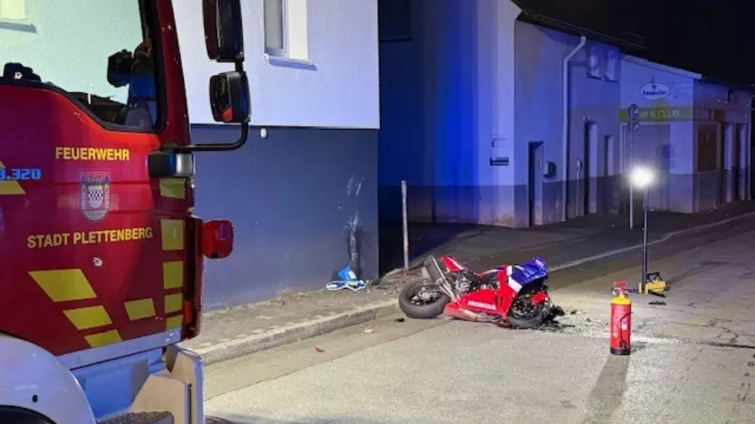 FW-PL: Schwerer Verkehrsunfall mit Motorrad - Bild: presseportal.de