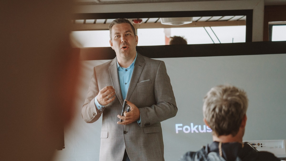 Josef Zauner von Digital Blocks über das Geheimnis erfolgreicher Handwerksunternehmer: Am Unternehmen arbeiten statt im Unternehmen - Foto: presseportal.de