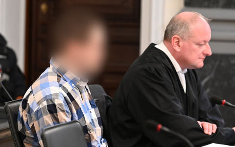 Richter Jörg Burmeister: Der Angeklagte hat Mutter und Großeltern heimtückisch getötet. (Archivbild) - Foto: Elisa Schu/dpa