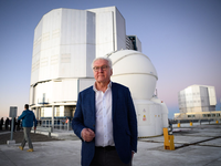 Mit dem Observatorium auf dem Berg Paranal gelang unter anderem das erste Bild eines Exoplaneten. - Foto: Bernd von Jutrczenka/dpa