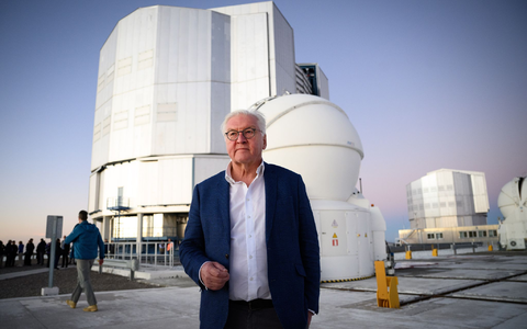 Mit dem Observatorium auf dem Berg Paranal gelang unter anderem das erste Bild eines Exoplaneten. - Foto: Bernd von Jutrczenka/dpa