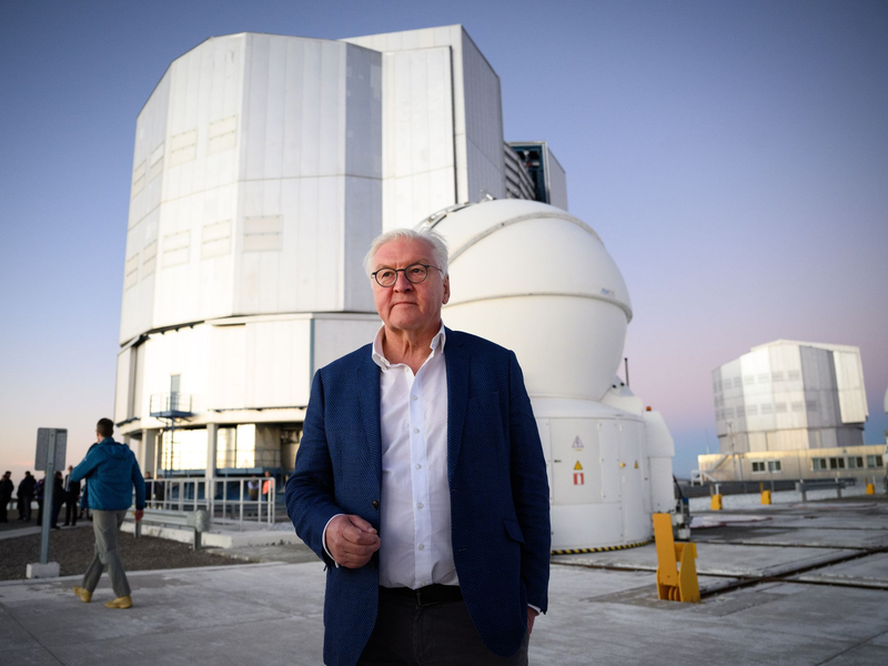 Mit dem Observatorium auf dem Berg Paranal gelang unter anderem das erste Bild eines Exoplaneten. - Foto: Bernd von Jutrczenka/dpa