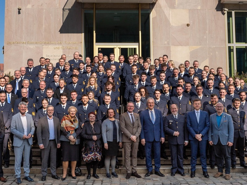 POL-MFR: (238) Herrmann begrüßt neue Polizistinnen und Polizisten in Nürnberg (06.03.2025 PM 65b/2025) - Foto: presseportal.de