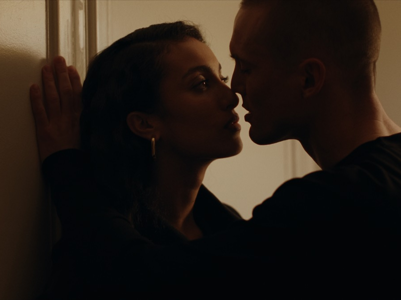 YSL Beauty enthüllt zum Internationalen Frauentag die eindrucksvolle Kampagne 'Nenn es nicht Liebe' im Rahmen von LIEBE OHNE GEWALT - Foto: presseportal.de