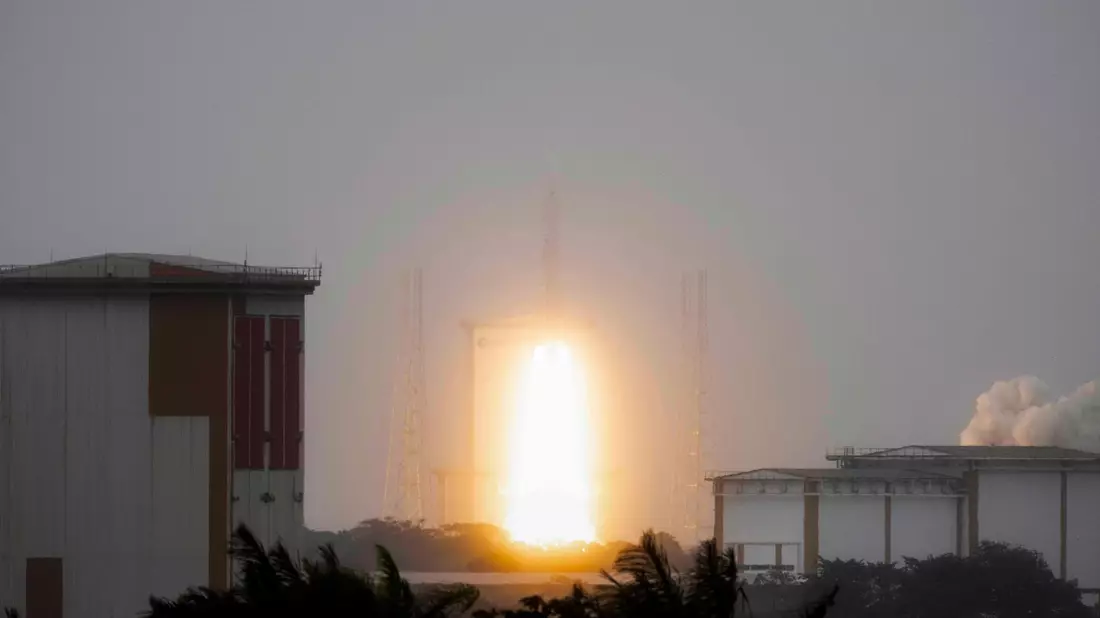 An Bord hatte die Rakete einen Satelliten der französischen Luftwaffe.  - Bild: Ronan Lietar/AFP/dpa
