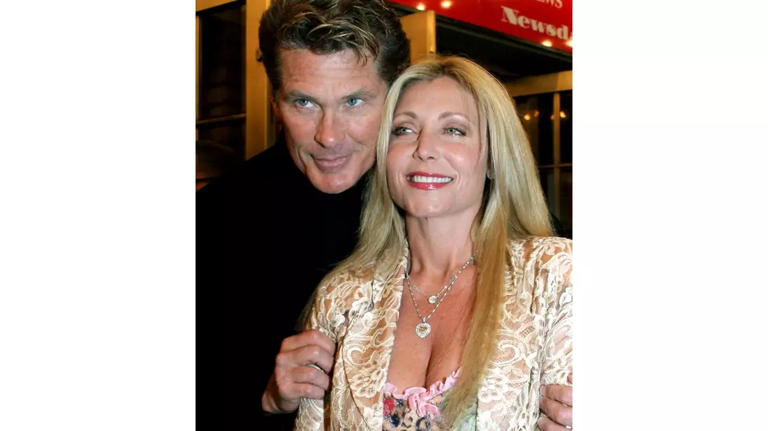 Hasselhoff und Bach heirateten 1989 und ließen sich im Jahr 2006 wieder scheiden. (Archivbild) - Bild: Tina Fineberg/AP/dpa