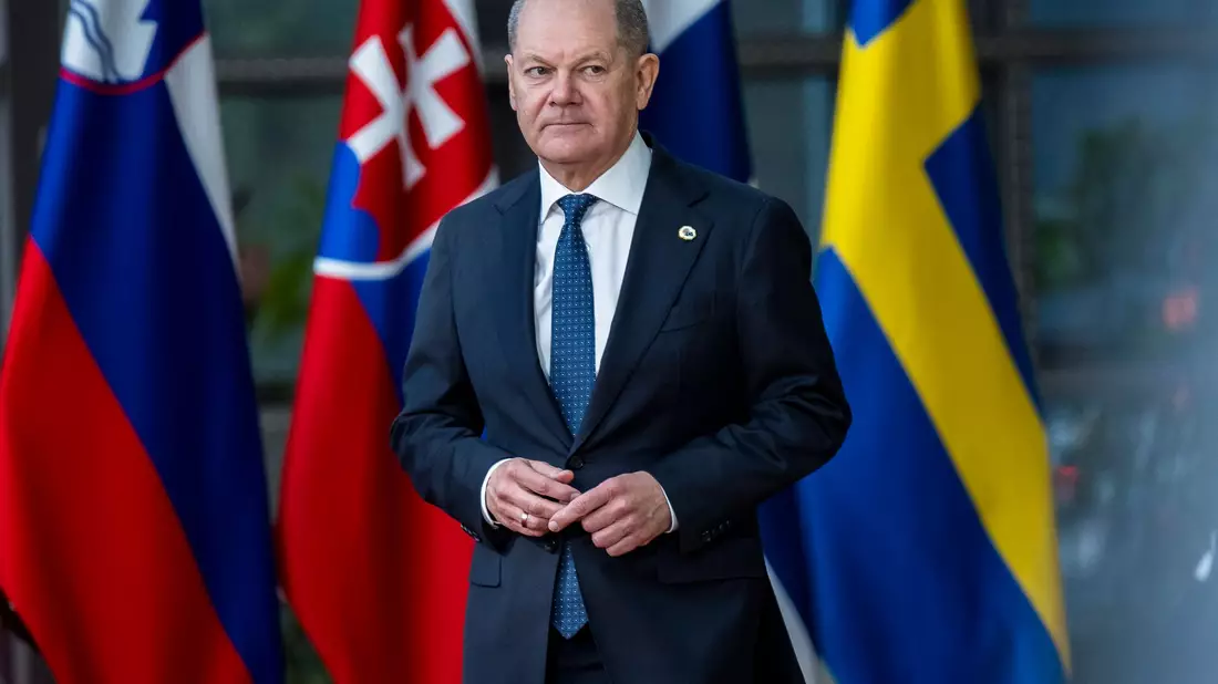 Einem französischen Vorstoß für einen nuklearen Schutzschirm erteilt Scholz eine Abfuhr. - Bild: Wiktor Dabkowski/ZUMA Press Wire/dpa