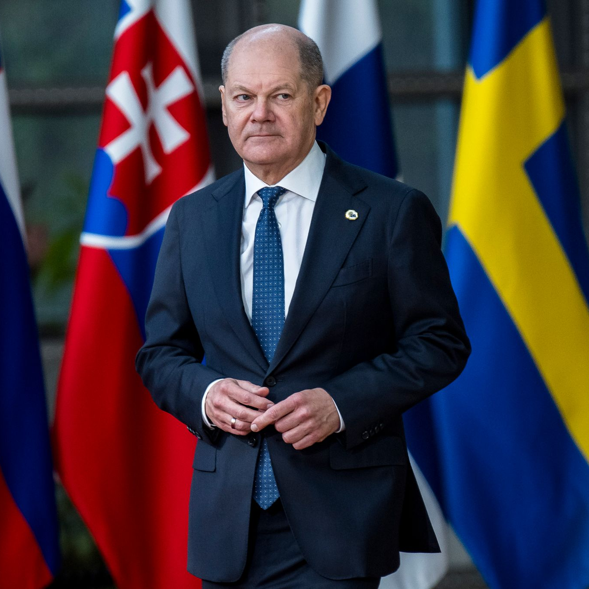 Einem französischen Vorstoß für einen nuklearen Schutzschirm erteilt Scholz eine Abfuhr. - Foto: Wiktor Dabkowski/ZUMA Press Wire/dpa