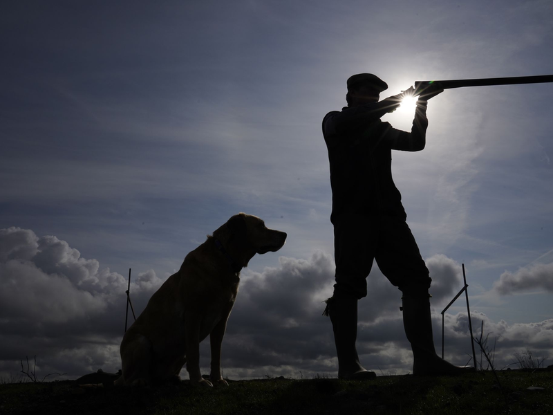 Ein Versuch, den Einsatz der giftigen Munition durch einen freiwilligen Verzicht zu beenden, scheiterte. (Symbolfoto) - Foto: Owen Humphreys/PA Wire/dpa