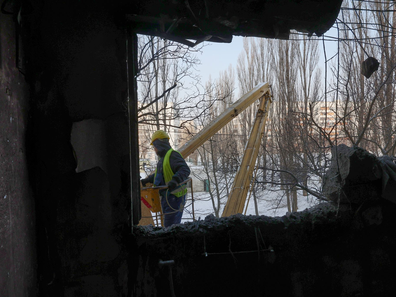 Immer wieder gerät auch die ostukrainische Stadt Charkiw unter Beschuss. - Foto: Viacheslav Madiievskyi/Ukrinform/dpa