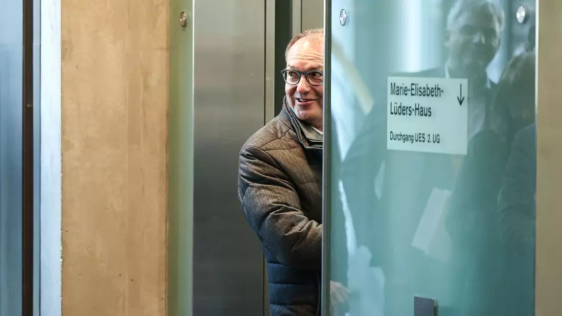 Als Bundestagspräsidentin sei sie dazu verpflichtet, zu den Sondersitzungen einzuladen, sagte Bärbel Bas (SPD). (Archivbild) - Bild: Hannes P Albert/dpa