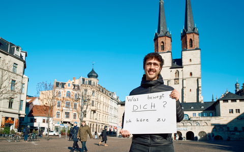 „Doll zugehört“: MDR JUMP fragt auf mitteldeutschen Marktplätzen, was die Menschen bewegt - Foto: presseportal.de