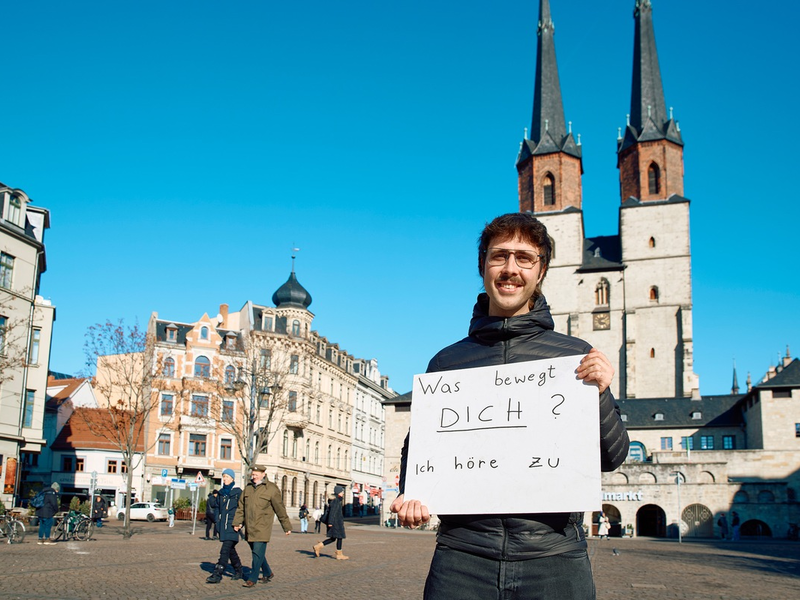 „Doll zugehört“: MDR JUMP fragt auf mitteldeutschen Marktplätzen, was die Menschen bewegt - Foto: presseportal.de