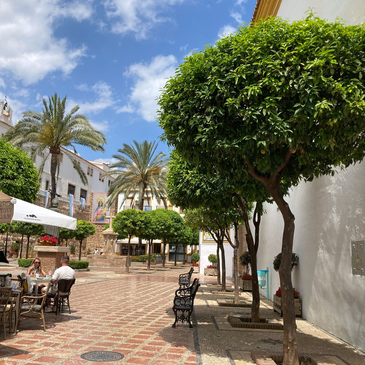 In Marbella treffen sich die Reichen und Schönen - aber auch die Drogenhändler. (Archivfoto) - Foto: Federico Gambarini/dpa