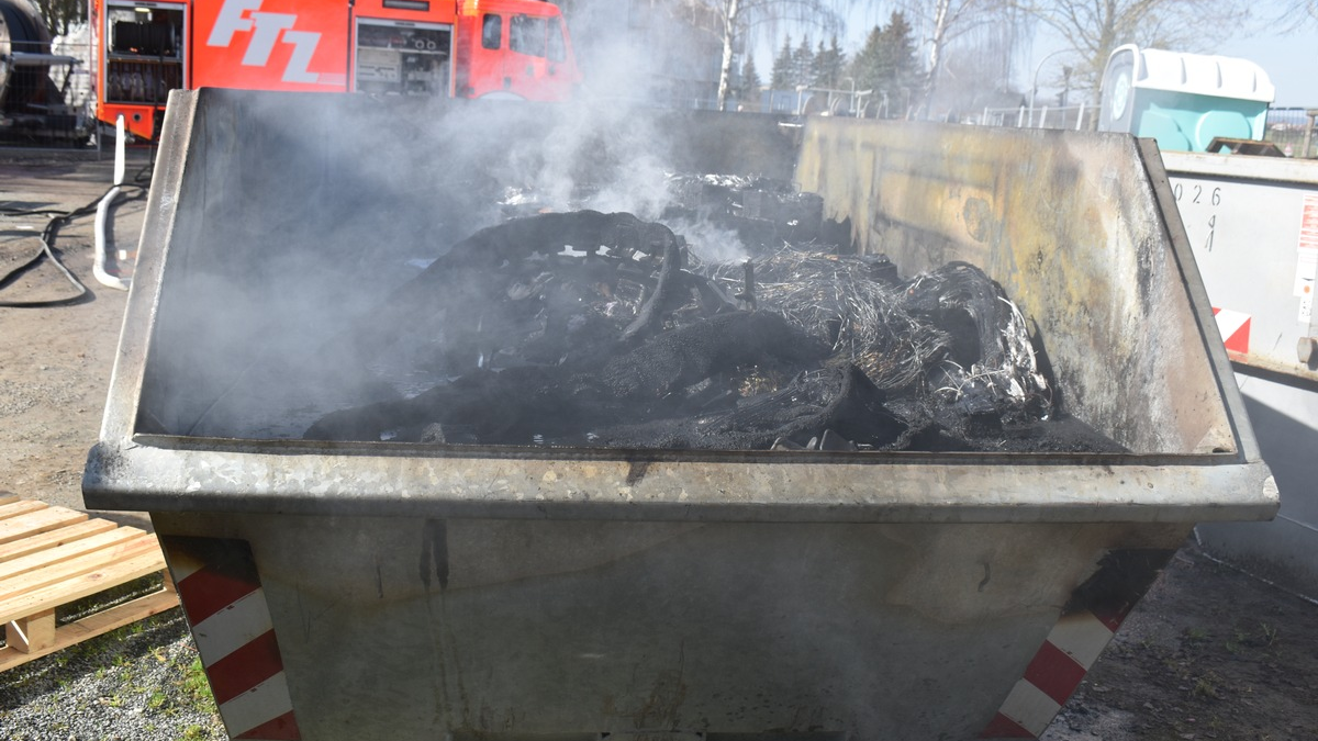 POL-HI: Containerbrand in Groß Düngen - Foto: presseportal.de