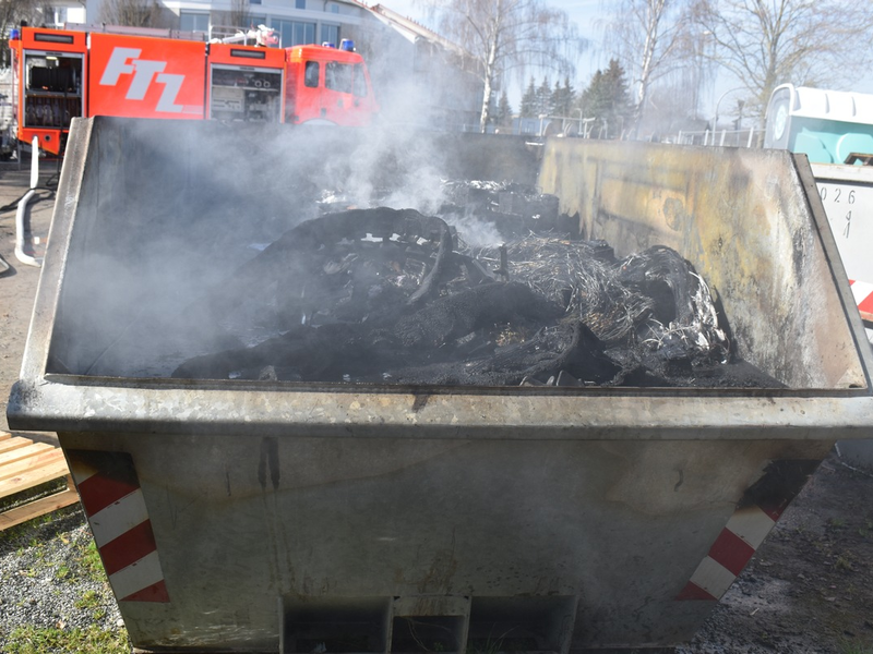 POL-HI: Containerbrand in Groß Düngen - Foto: presseportal.de
