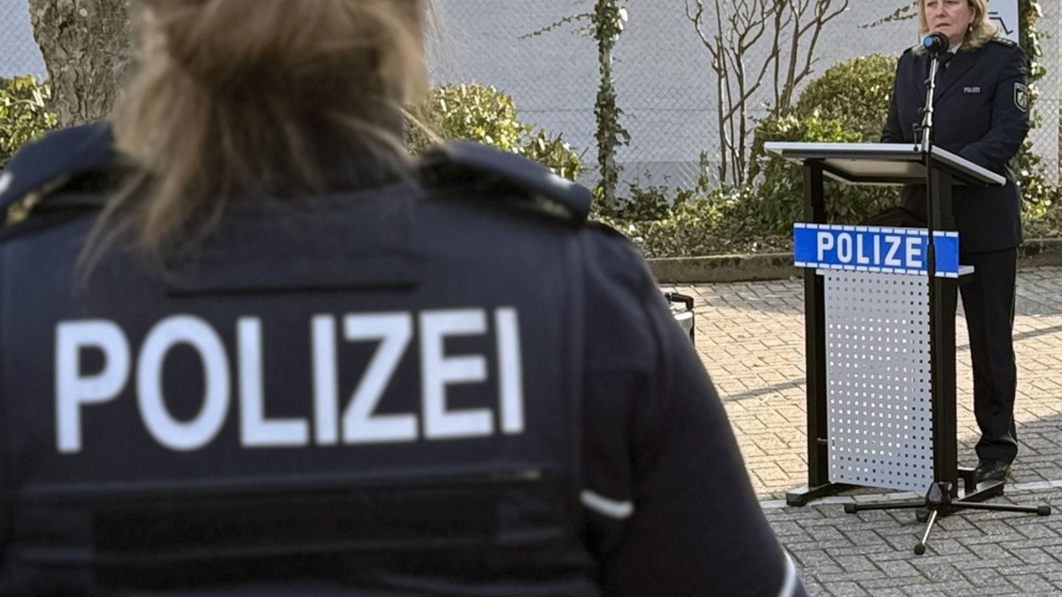 POL-EU: Polizei Euskirchen gedenkt gefallener Kolleginnen und Kollegen - Foto: presseportal.de