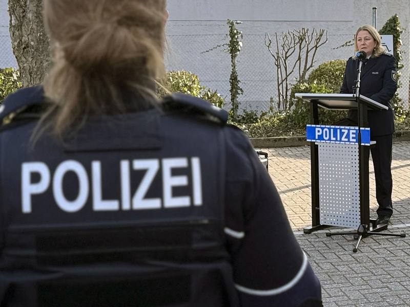 POL-EU: Polizei Euskirchen gedenkt gefallener Kolleginnen und Kollegen - Foto: presseportal.de