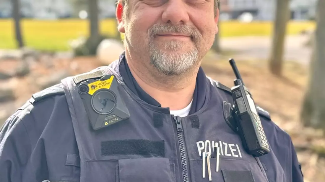POL-EU: Polizeihauptkommissar Frank Alsmann ist neuer Bezirksdienstbeamter für das Stadtgebiet Euskirchen - Bild: presseportal.de