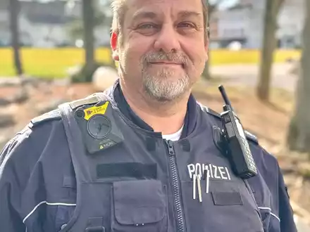 POL-EU: Polizeihauptkommissar Frank Alsmann ist neuer Bezirksdienstbeamter für das Stadtgebiet Euskirchen - Foto: presseportal.de