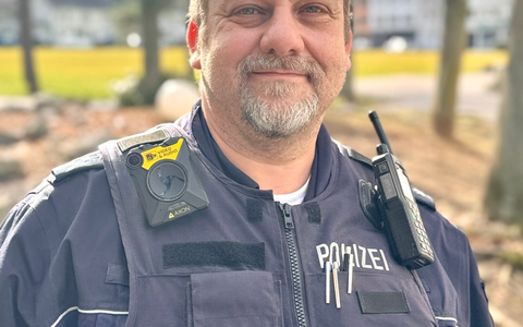 POL-EU: Polizeihauptkommissar Frank Alsmann ist neuer Bezirksdienstbeamter für das Stadtgebiet Euskirchen - Foto: presseportal.de