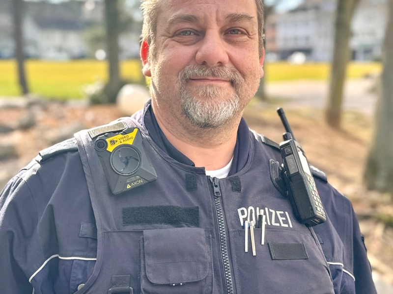 POL-EU: Polizeihauptkommissar Frank Alsmann ist neuer Bezirksdienstbeamter für das Stadtgebiet Euskirchen - Foto: presseportal.de