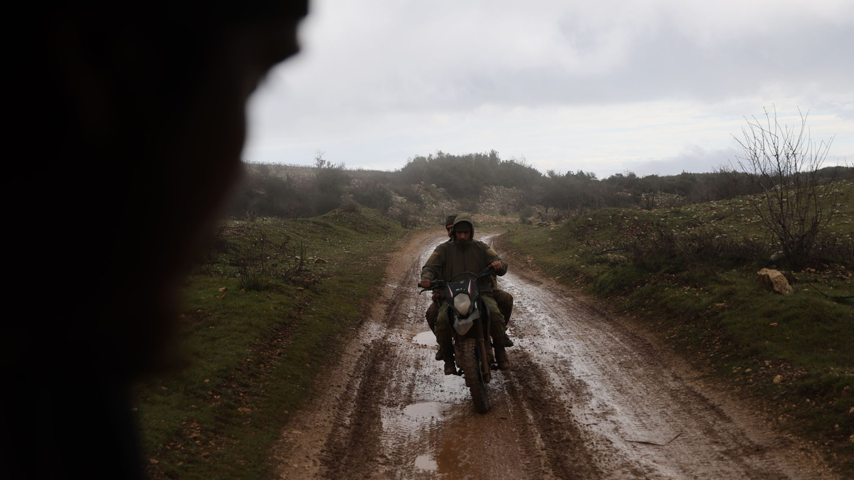 In der Provinz Latakia sind heftige Kämpfe zwischen Truppen der Übergangsregierung und Anhängern der gestürzten Regierung von Ex-Präsident Baschar al-Assad ausgebrochen. (Archivbild) - Foto: Anas Alkharboutli/dpa