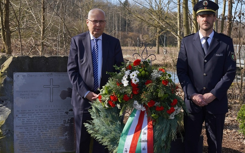 POL-HSK: Internationaler Gedenktag für die im Einsatz verstorbenen Polizistinnen und Polizisten - Foto: presseportal.de