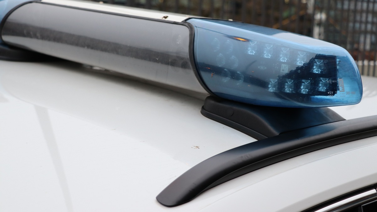 HZA-BI: Vorläufige Ergebnisse der gemeinsamen Kontrollaktion von Zoll, Polizei und Ordnungsamt in Bielefelder Innenstadt/Bei allen kontrollierten Kiosken gab es Verstöße - Foto: presseportal.de