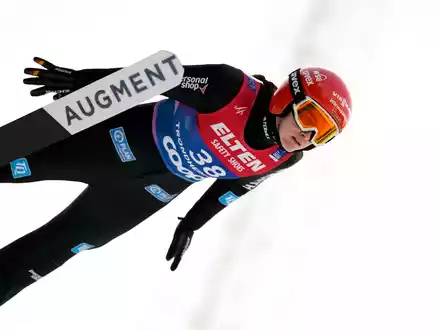 Bester deutscher Skispringer auf der Großschanze: Philipp Raimund. - Foto: Matthias Schrader/AP/dpa