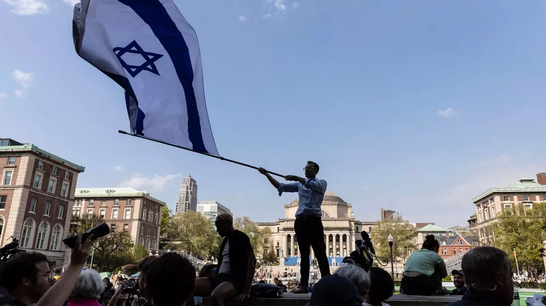Columbia wurde im vergangenen Frühjahr zum Schauplatz großer propalästinensischer Demonstrationen und Gegenproteste. (Archivbild) - Bild: Stefan Jeremiah/AP/dpa