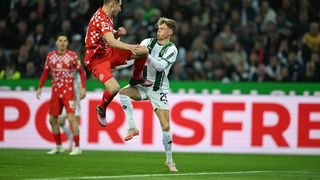 Die Profis von Mainz 05 haben den vierten Sieg in Serie gefeiert. - Bild: Fabian Strauch/dpa