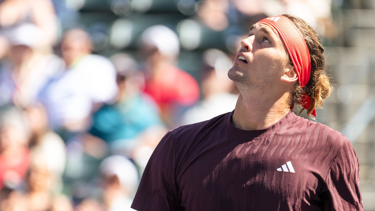 Mit seinem Aufschlagspiel ist Zverev nicht zufrieden. - Foto: Maximilian Haupt/dpa