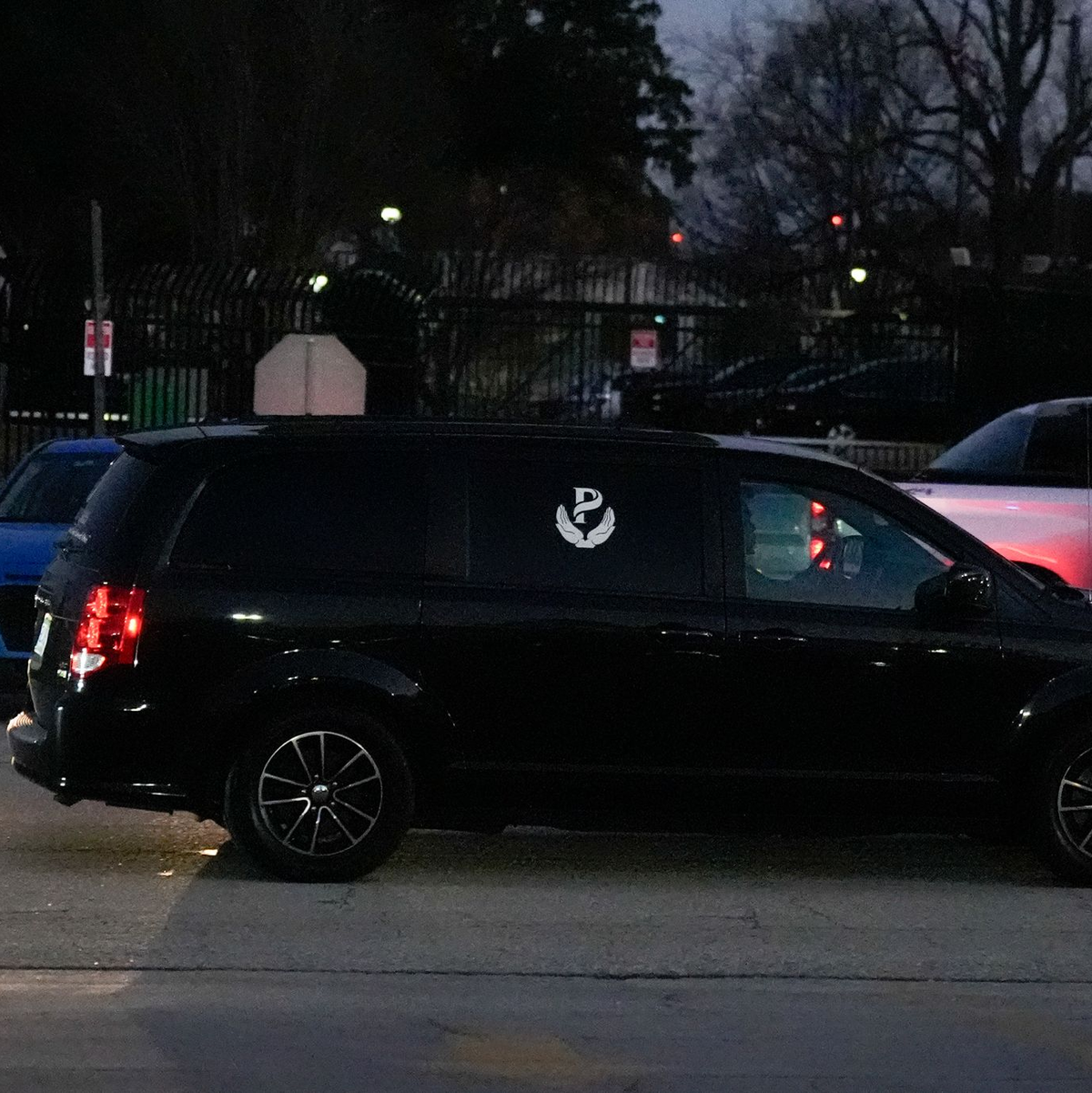 Der Hingerichtete wird in einem Leichenwagen weggefahren. - Foto: Chris Carlson/AP/dpa