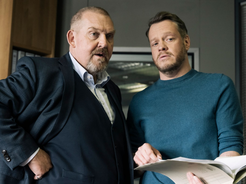 Der Fall führt die «Tatort»-Kommissare Max Ballauf (Klaus J. Behrendt) und Freddy Schenk (Dietmar Bär) zum legendären «Colonius»-Turm.  - Foto: Martin Valentin Menke/WDR/dpa