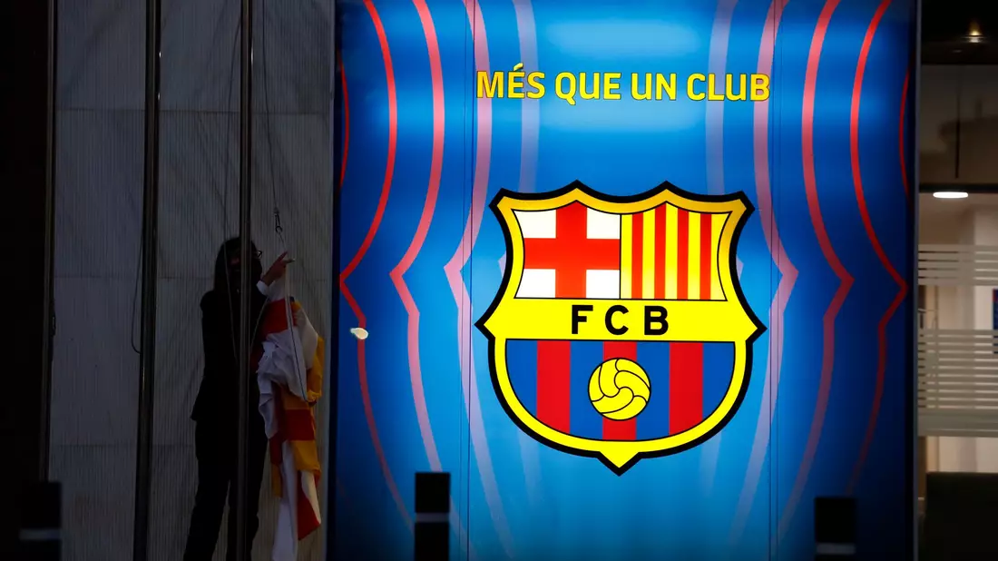 Das Spiel von Barcelona gegen Osasuna wurde kurzfristig abgesagt.  - Bild: Joan Monfort/AP/dpa